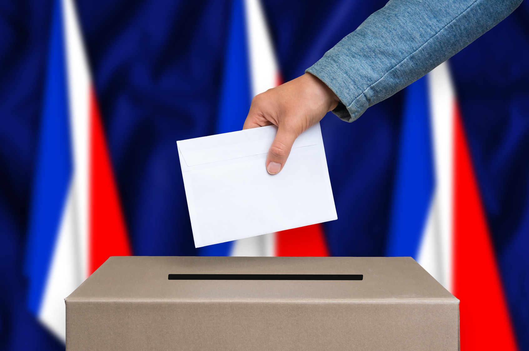 Избирательное право иностранных граждан. Голосование на референдуме. Урна для голосования. Избирательное право Франции. Референдум во Франции.